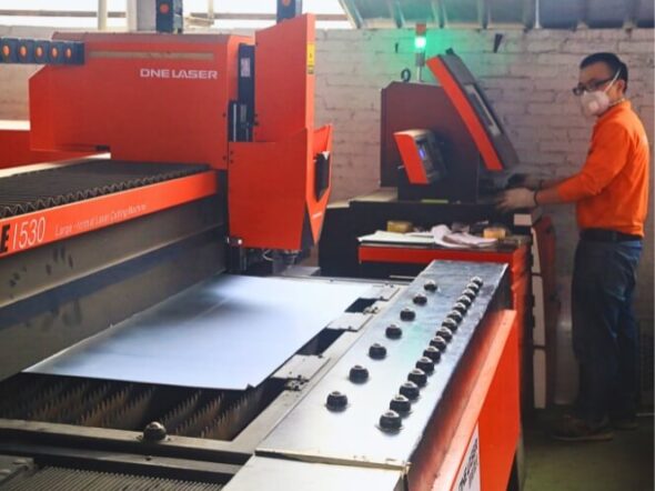 laser cutting machine